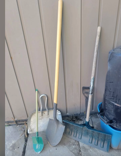 snow shovel and Gardening Tool shovel, View more
