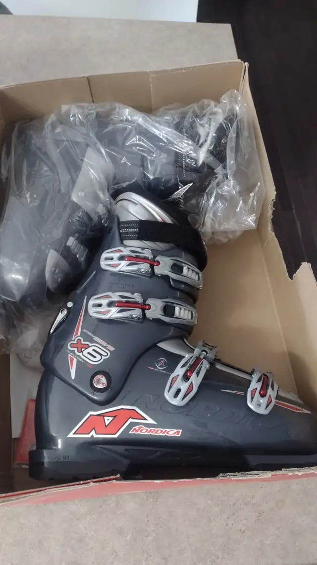 Sports equipment in Ski in Edmonton - Image 7