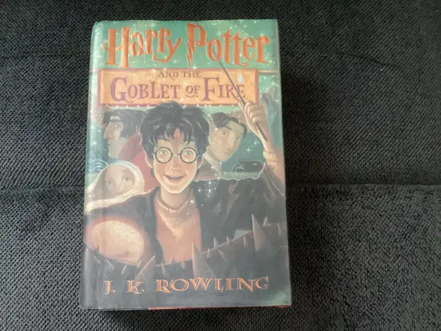 1st Edition Books : Harry Potter ( errors ) and Hunger Games in Children & Young Adult in St. Catharines - Image 3