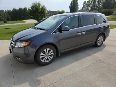 2016 Honda Odyssey EX-L RES Features: Leather Seats (seats 8) - 8th seat not shown in pictures Heate...