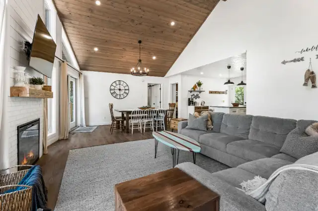 The Cottage at Grand Marais62864751483265123