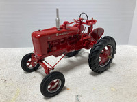 *WOW* 1/16 INTERNATIONAL  FARMALL "M" Farm Toy Tractor