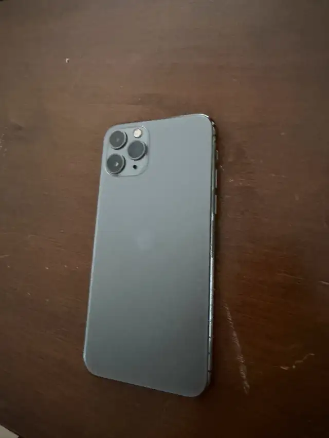 iPhone 11 Pro in Cell Phones in North Bay - Image 3