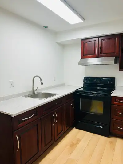 Two bedroom suite close to uvic