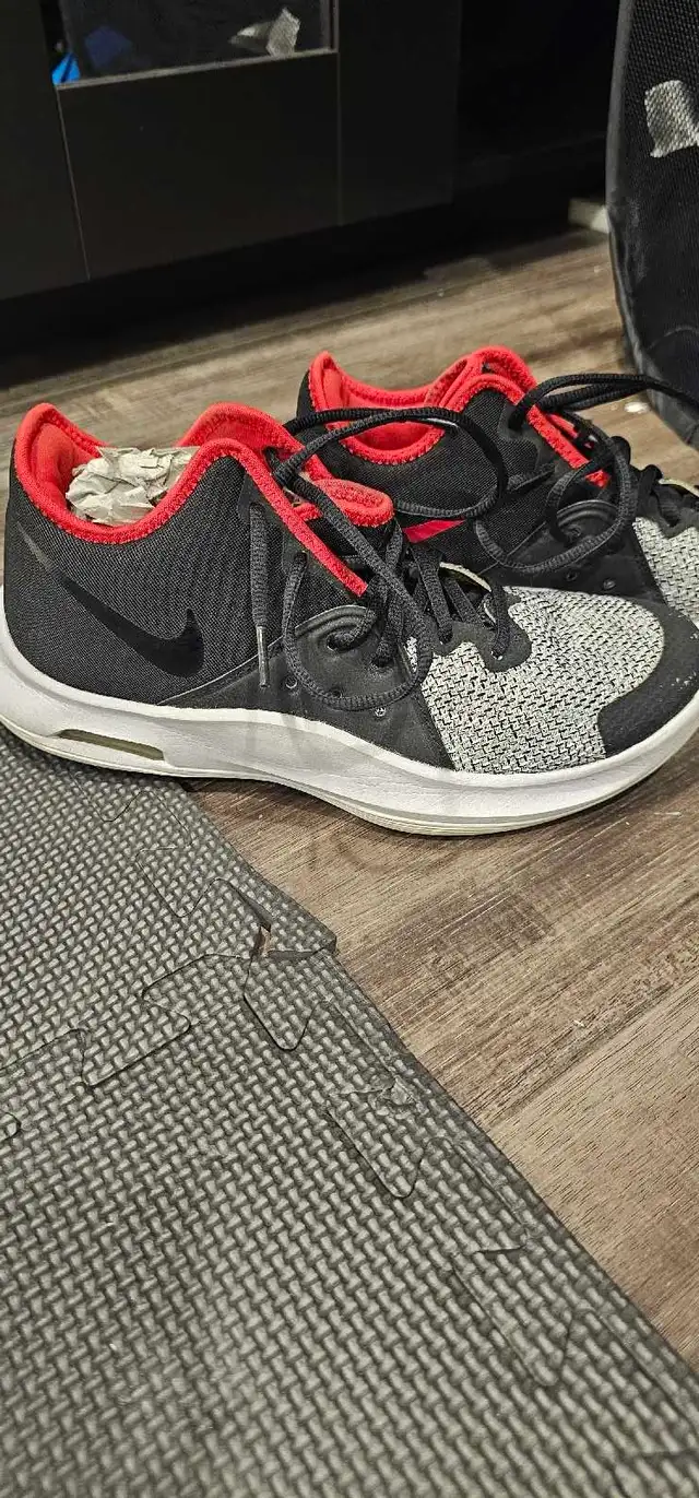 Nike Basketball Shoes in Men's Shoes in Oshawa / Durham Region - Image 5
