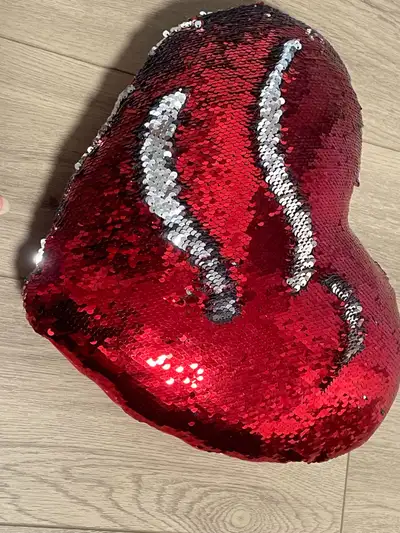 Colour changing sequence pillow in good shape-off Fox Creek, View more