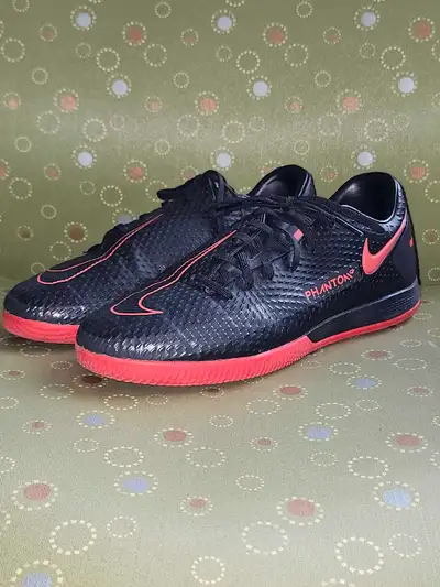NIKE Phantom GT Academy IC Indoor Soccer shoes (m) 6.5 US, View more
