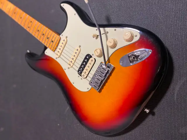 Fender American Ultra Stratocaster HSS 2022 - open to trades in Guitars in Ottawa - Image 8