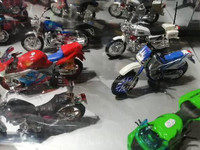 Set of 1/18 scale 9 diecast motorcycles