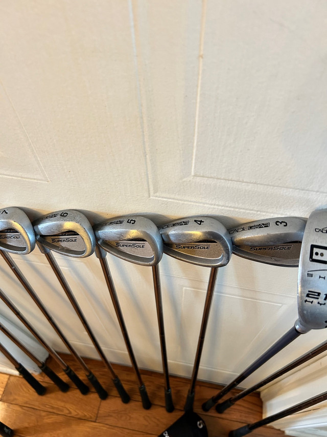 Ensemble de 13 bâtons de golf gaucher / lefty golf clubs set dans Golf  à Ville de Montréal - Image 3