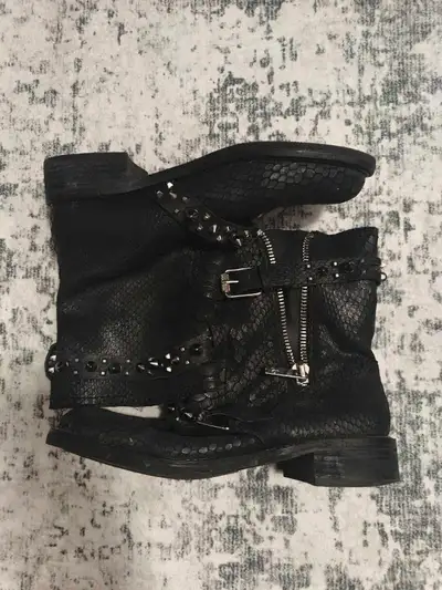 Sam Edelman Boots Size 8, View more