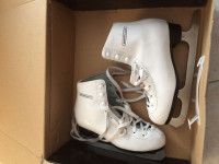 Girl figure skates size 2