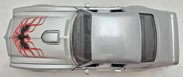 1973 Pontiac Firebird Trans Am SD 455 V8 Shaker Hood Silver 1:18 in Arts & Collectibles in Markham / York Region - Image 8