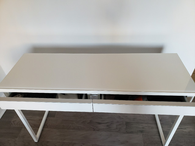 IKEA Besta Burs Desk - High Gloss White in Desks in Oakville / Halton Region - Image 4