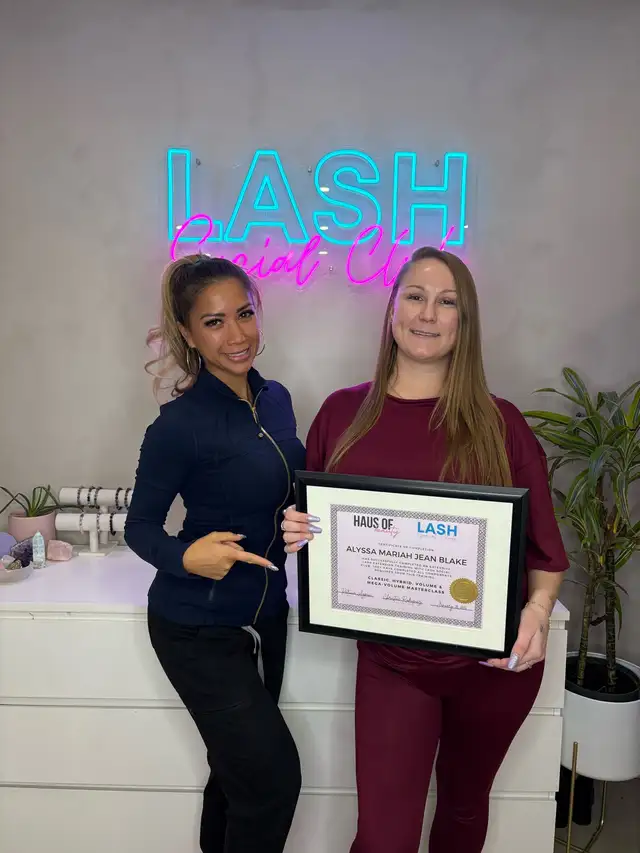 Lash Extensions ❤️65157320594818122