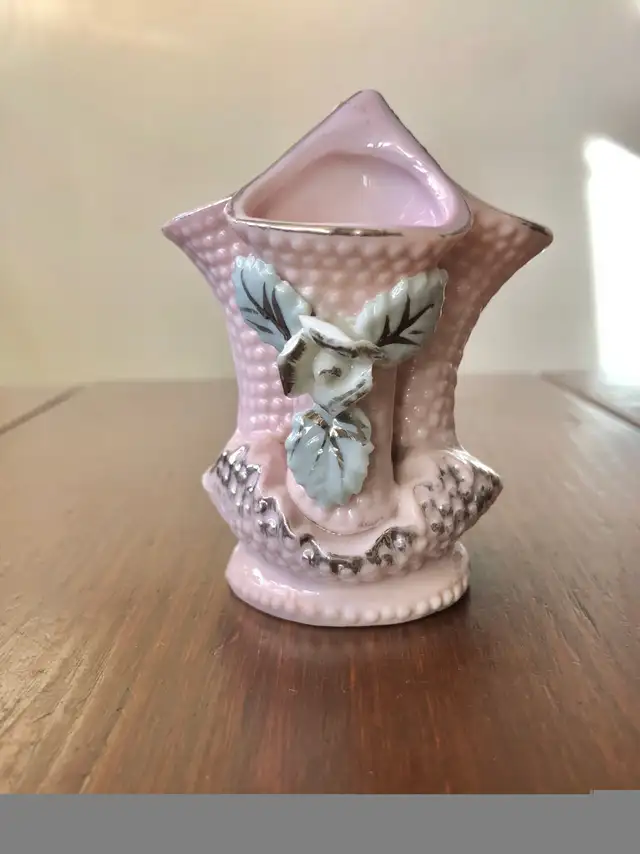 Tiny Pink Ceramic Vase Posey Decor Decoration Japan in Arts & Collectibles in Calgary - Image 3