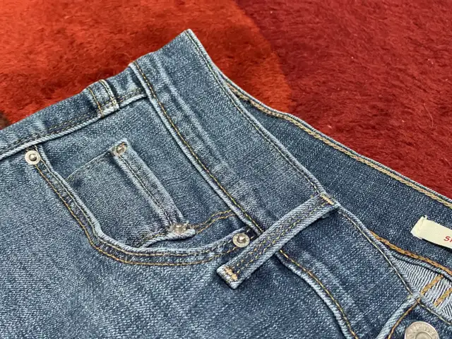 Women’s Levi’s Bootcut Jeans in Women's - Bottoms in London - Image 4