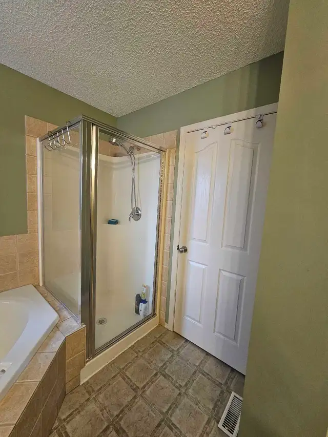 PROFESSIONAL RENOVATIONS 594614293942784006