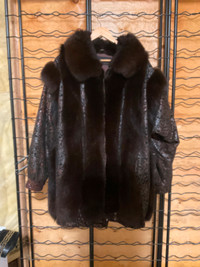 Manteau hiver fourrure et cuir pour femme