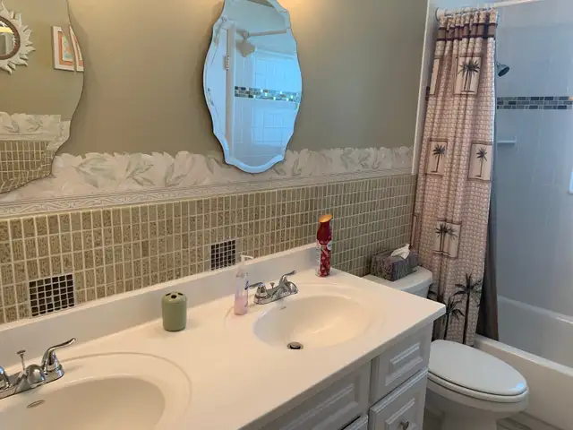 Englewood Florida Pool Home in Florida in Canada - Image 7