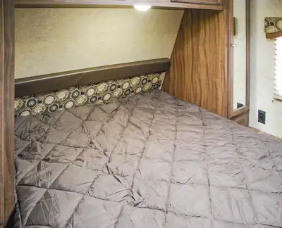 Bought new 1n 2016. Full front bedroom, full back bathroom, outside kitchen, TV, dvd, am/fm. stored...