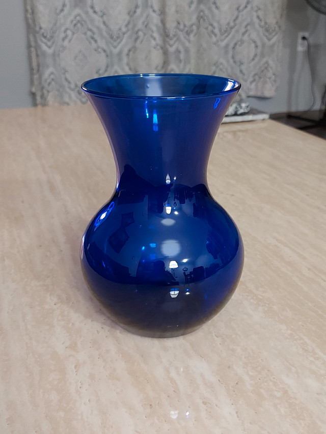 3 Cobalt Blue Vases  in Home Décor & Accents in Kingston - Image 4