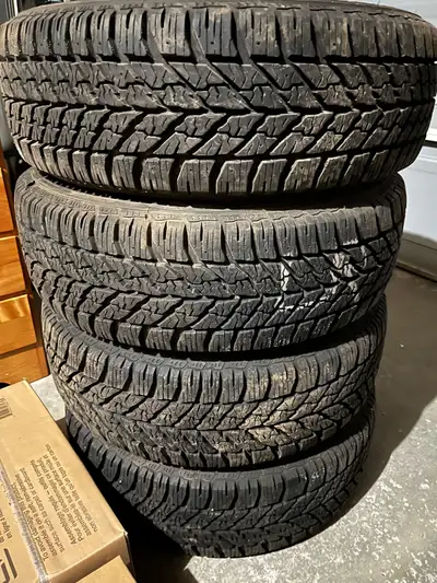 215/55R17 Goodyear winter tires Rims are 5x114.3 bolt 60.1 CB 8/32” tire tread Set of 4