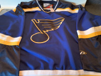 St. Louis Blues PRO PLAYER Like New Jersey Hockey XL Booth 278