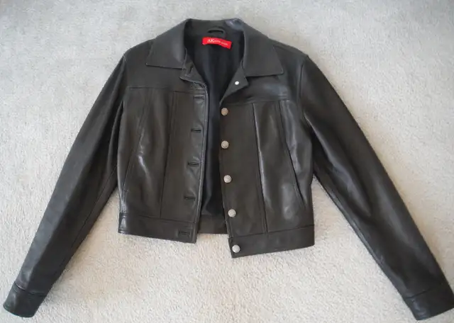Beautiful Anne Klein Women's Black Leather Jacket for sale ! in Women's - Tops & Outerwear in City of Halifax - Image 2