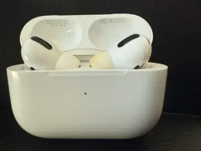 Apple AirPods Pro (1st Generation). Left AirPod and charging case are in good working condition. Rig...