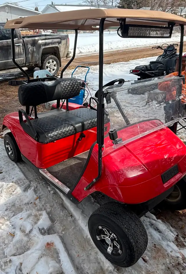 2006 ez go golf cart in Other in Brandon - Image 2