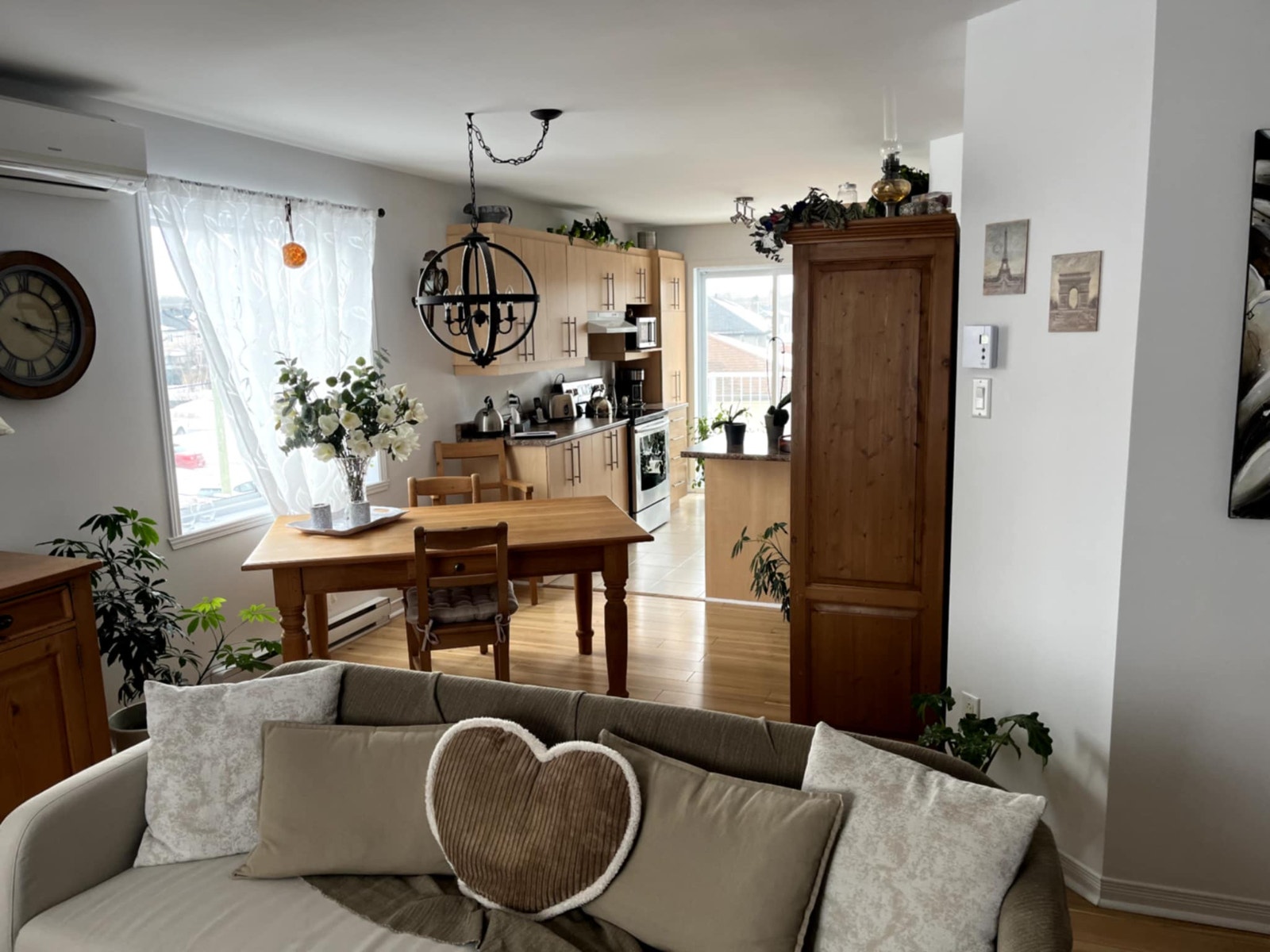 Grand logement 5 1/2  à  louer — photo 1