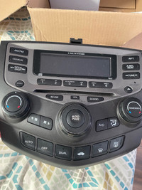 2003-2007 Honda Accord Factory AM FM Radio CD Player AUX 7BC1 O