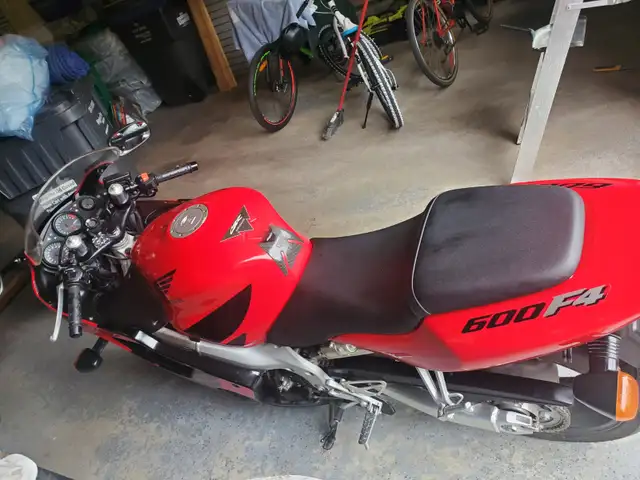 Honda CBR 600CC f4 in Sport Bikes in Mississauga / Peel Region - Image 4