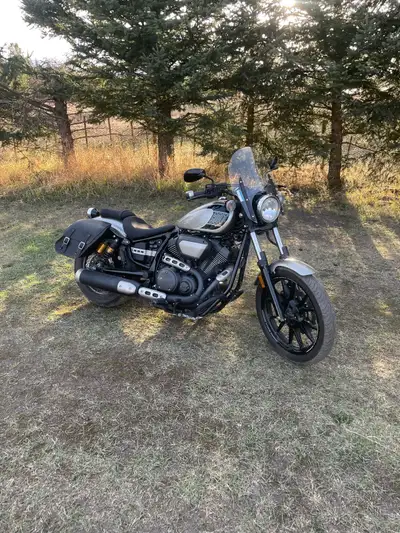 2017 Yamaha bolt 950 r spec. This bike is in great shape it only has 6993km on it. Has a few afterma...