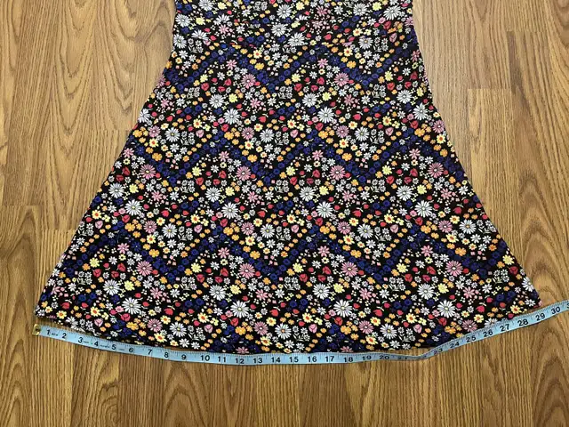 Forever 21 women’s small floral summer dress, multicolour in Women's - Dresses & Skirts in Oshawa / Durham Region - Image 8