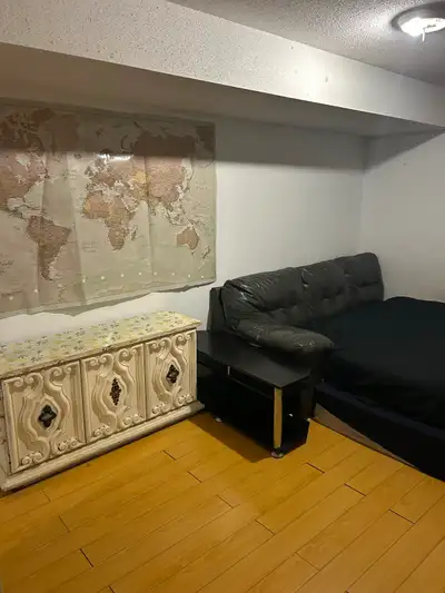 5 minutes walk to York University & finchwest subway station . offers a comfortable living peaceful...