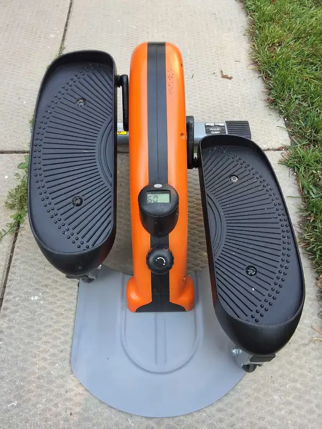 Small Space Elliptical Exercise Machine in Exercise Equipment in Winnipeg - Image 4