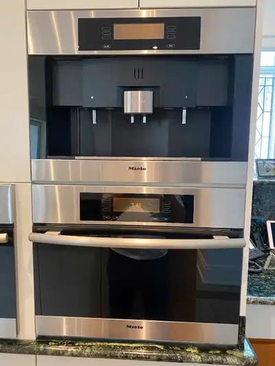 Cva4075 Miele coffee maker 6 years old no mileage  2000.00and st, View more