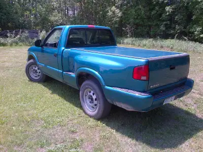 THIS IS A REAL UNIQUE VEHICLE WORTHY OF RESTORATION. I HAVE NEVER SEEN THIS TRUCK WITH A STEP BOX. 4...