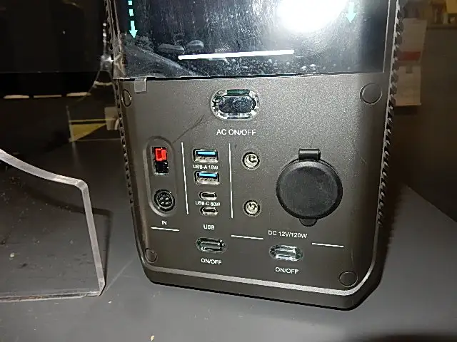 MERAX SKA1500T 1500W Power Station Outdoor AC/DC Power Inverter in General Electronics in Calgary - Image 3