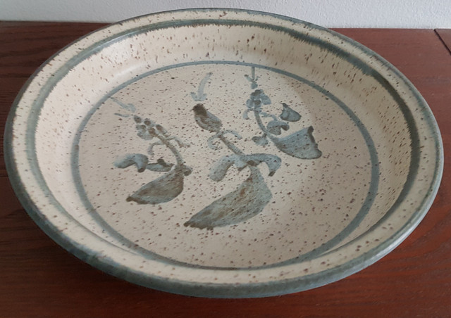 POTTERY (4 DIFFERENT PIECES & PRICES) in Kitchen & Dining Wares in Petawawa - Image 3
