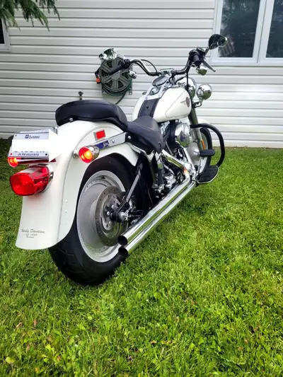 Harley-Davidson FAT BOY 1450 ✨ Blanc métallique– 2002 à carburateur • 51 000 km – 3 000 km faits l’é...