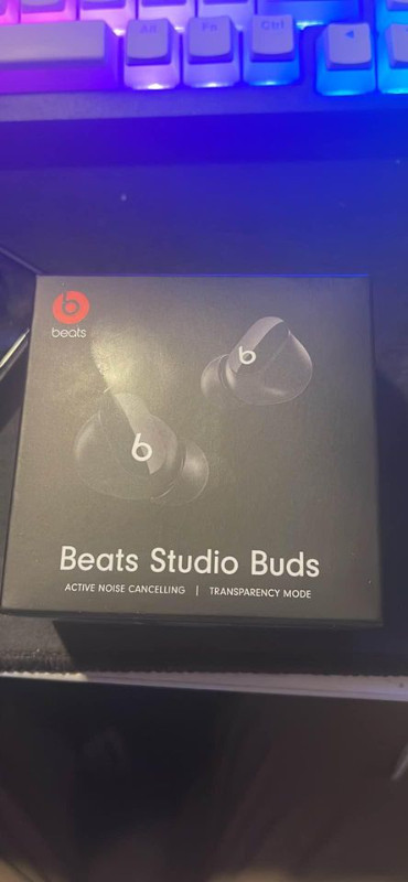 Beats studio buds in Headphones in Oshawa / Durham Region