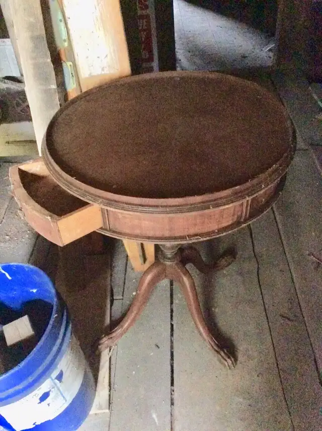 ESTATE SALE .....VINTAGE CHAIRS AND TABLES....$45 up.... in Dining Tables & Sets in Hamilton - Image 8