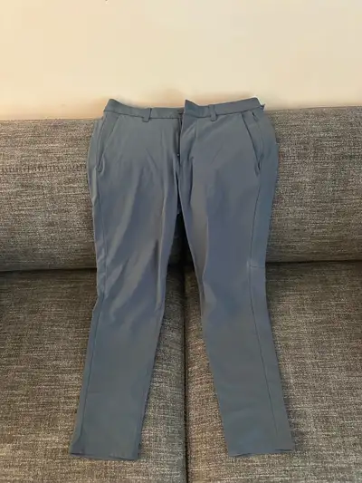 Commission slim pants for men. Great pants for office. W: 30 x L: 28 size In great condition. Reason...
