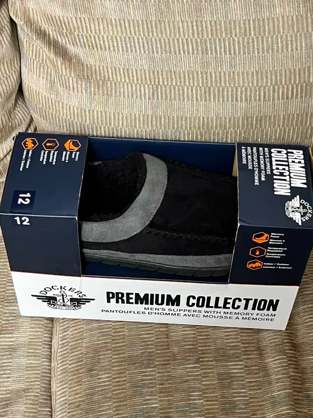 New Dockers Slippers in Men's Shoes in Medicine Hat - Image 2