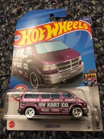 Hotwheels Dodge van super treasure hunt