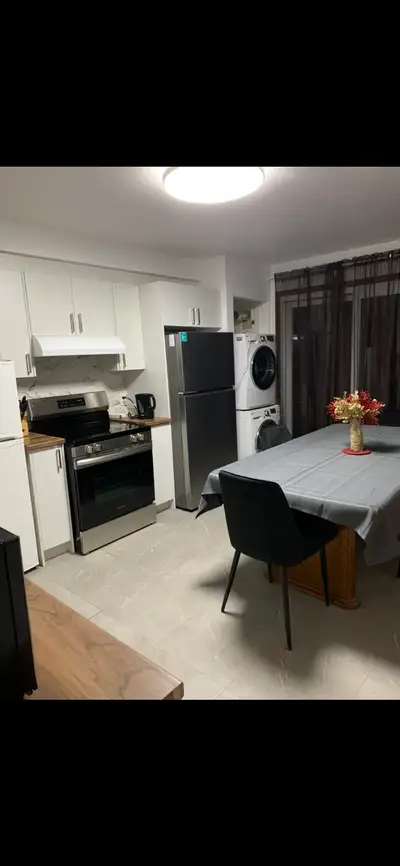 Appartement de 4 chambres toutes occupées par des personnes tranquilles. Une chambre sera libre le 0...