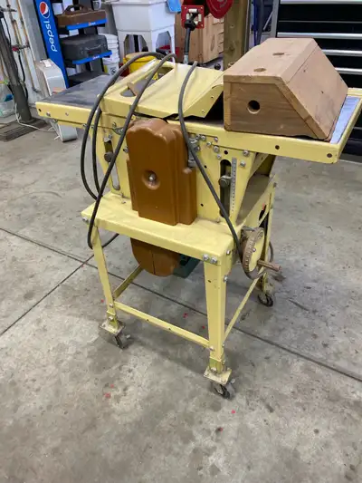 Poitras 10” word planer and jointer. 220 Volt. Unit is complete including manuals and wheels. Great...